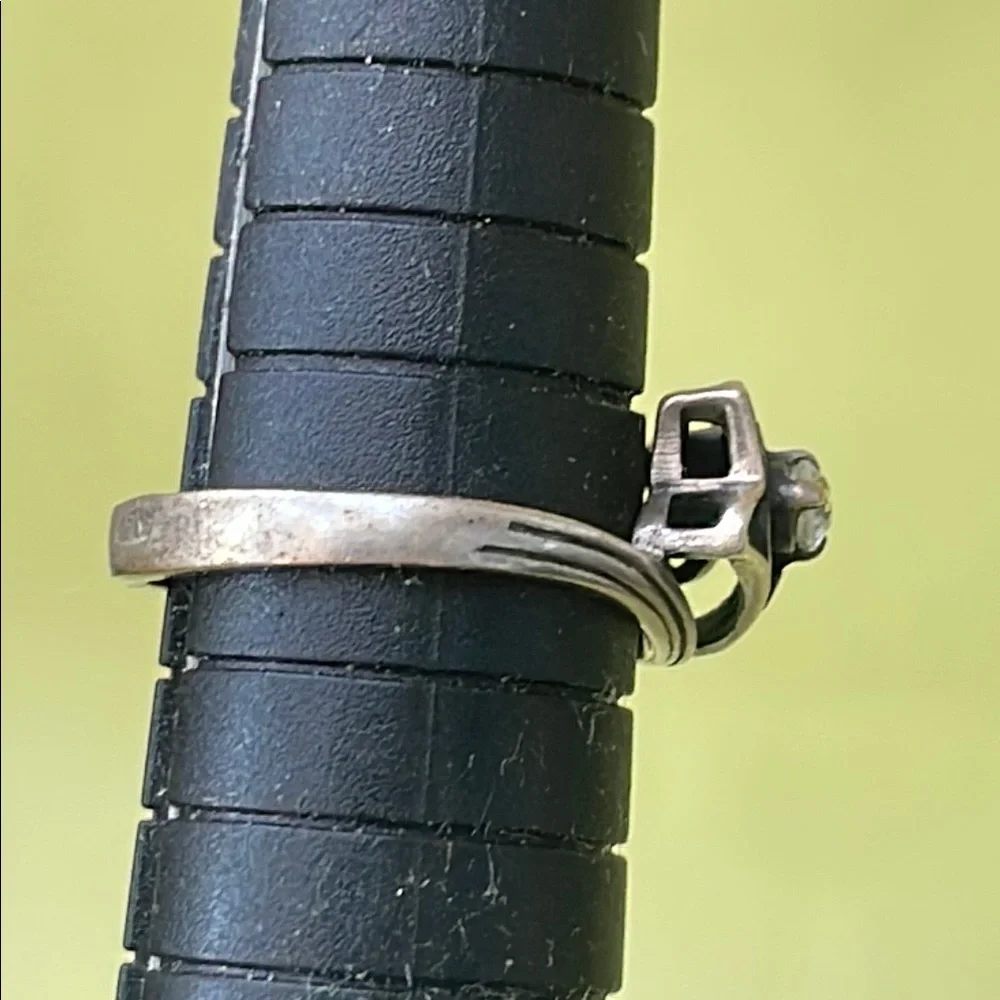 Antique Sterling Silver Swirl Ring with Cristal